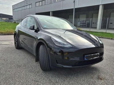 Schwarz Gebraucht 2024 Tesla Model Y RWD SUV | 41.400 € (Teuer)