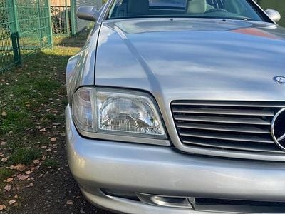 Begagnad Mercedes SL500 AMG 306 HK (225 kW) 2000 Silver Cab