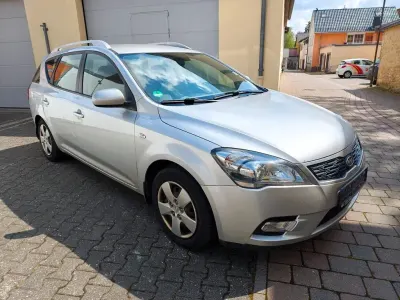 Gebraucht Kia Ceed Sportswagon Vision 125 PS (91 kW) 2012 Silber Kombi