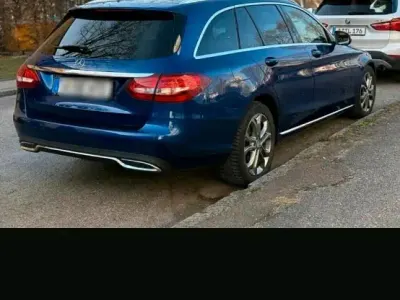Gebraucht Mercedes C200 136 PS (100 kW) 2015 Blau Kombi