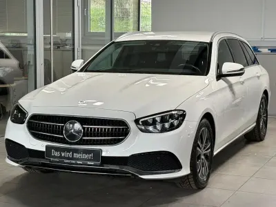 Gebraucht Mercedes 220 Avantgarde 200 PS (147 kW) 2022 Weiß Limousine