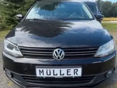 Gebraucht VW Jetta Comfortline 160 PS (117 kW) 2012 Schwarz Limousine