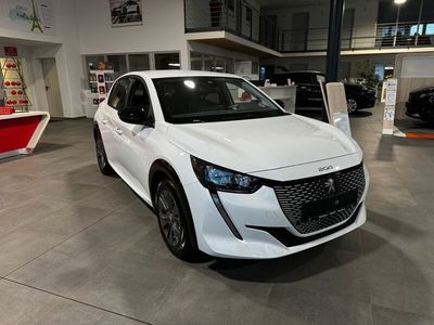 Gebraucht Peugeot e-208 Allure+ 100 kW (136 PS) 2024 Weiß Kleinwagen