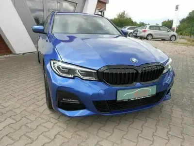 Gebraucht BMW 320 M Sport 184 PS (135 kW) 2020 Portimao blau metallic Kombi