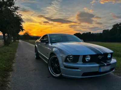 Gebraucht Ford Mustang 350 PS (257 kW) 2006 Silber Coupé