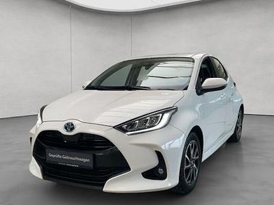 Gebraucht Toyota Yaris Hybrid Team 116 PS (85 kW) 2023 Weiß Limousine