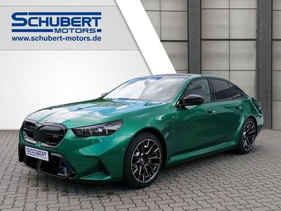 Neu BMW M5 Sport Line 727 PS (534 kW) 2025 Grün Limousine