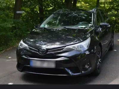 Gebraucht Toyota Avensis T2 112 PS (82 kW) 2015 Schwarz Kombi