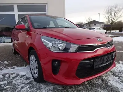 Gebraucht Kia Rio Spirit 84 PS (61 kW) 2020 Rot Limousine