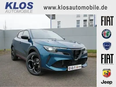 Neu Alfa Romeo Junior Edizione Speciale 145 PS (106 kW) 2025 Blau SUV