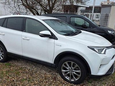 Gebraucht Toyota RAV4 Hybrid Team 155 PS (114 kW) 2018 Weiß SUV