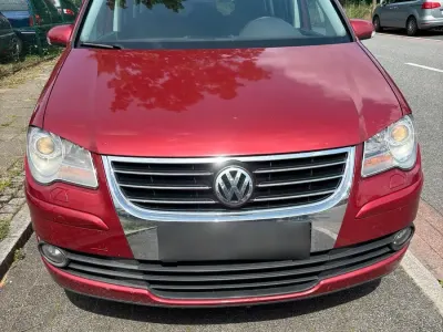 Gebraucht VW Touran 140 PS (102 kW) 2009 Rot Van / Kleinbus