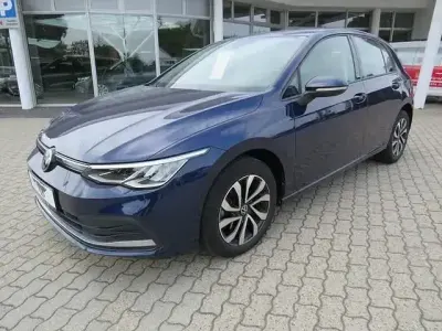 Gebraucht VW Golf VIII Active 131 PS (96 kW) 2021 Blau Limousine