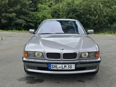 Gebraucht BMW 750 326 PS (239 kW) 1997 Silber Limousine