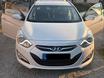 Second-hand Hyundai i40 136 CP (100 kW) 2013 Alb Break