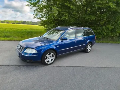 Gebraucht VW Passat 150 PS (110 kW) 2001 Blau Kombi