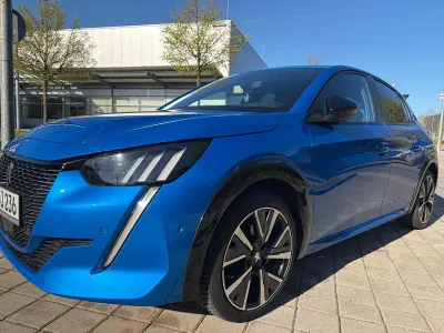 Gebraucht Peugeot 208 Allure GT-Line 101 PS (74 kW) 2020 Blau Kleinwagen