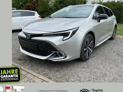Neu Toyota Corolla 180 PS (132 kW) 2026 Grau Kombi