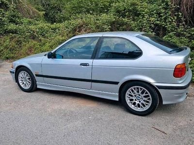 Usado BMW 323 Compact 170 HP (125 kW) 1997 Prateado Citadino