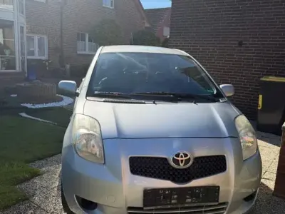 Gebraucht Toyota Yaris Sol 90 PS (66 kW) 2007 Grau Kleinwagen