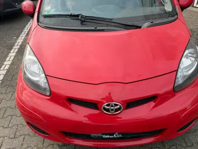Brugt Toyota Aygo Edition 68 HK (50 kW) 2011 Rød Hatchback