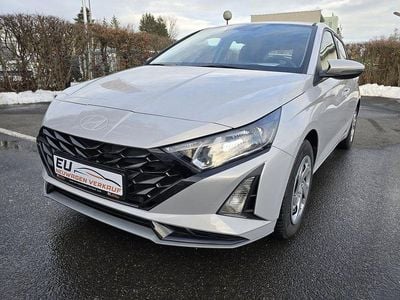 Neu Hyundai i20 90 PS (66 kW) 2026 Grau Kleinwagen