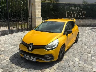 Gebraucht Renault Clio IV Trophy 220 PS (161 kW) 2018 Gelb Limousine