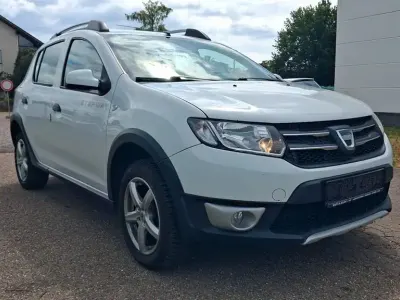 Gebraucht Dacia Sandero Prestige 90 PS (66 kW) 2014 Weiß Limousine