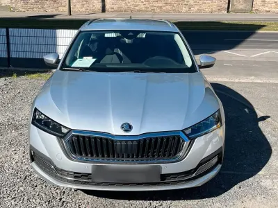 Gebraucht Skoda Octavia 2021 Silber Kombi