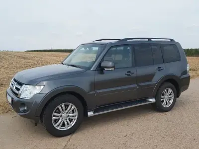 Gebraucht Mitsubishi Pajero Instyle 200 PS (147 kW) 2012 Grau SUV