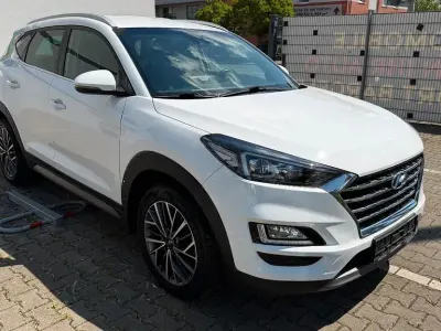 Gebraucht Hyundai Tucson Pure 177 PS (130 kW) 2019 Weiß SUV