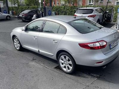 Grau Gebraucht 2011 Renault Fluence Dynamique Limousine | 2.999 €