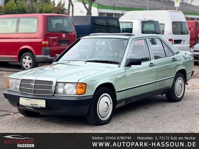 Usata Mercedes 190 72 CV (52 kW) 1988 Verde Berlina