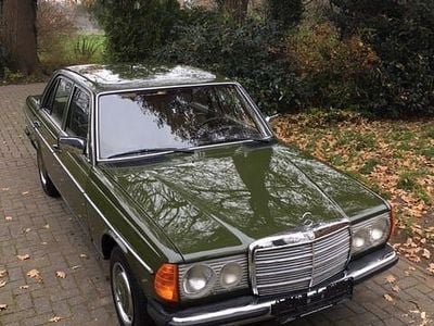 Second-hand Mercedes E250 140 CP (102 kW) 1980 Verde Berlinǎ
