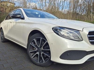 Gebraucht Mercedes E220 194 PS (142 kW) 2019 Schwarz Limousine