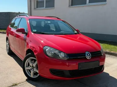 Gebraucht VW Golf VI 105 PS (77 kW) 2011 Rot Kleinwagen
