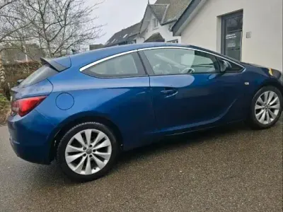 Gebraucht Opel Astra GTC 136 PS (100 kW) 2015 Blau Coupé