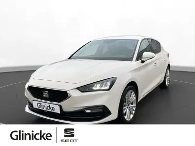 Używany Seat Leon Style 116 KM (85 kW) 2025 Biały Sedan/Limuzyna