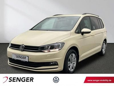 Neu VW Touran Trendline 150 PS (110 kW) 2025 Beige Van / Kleinbus