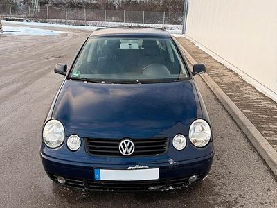 Blau Gebraucht 2002 VW Polo Kleinwagen | 1.500 €