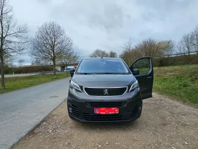 Gebraucht Peugeot Expert 177 PS (130 kW) 2021 Grau Van
