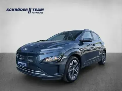 Gebraucht Hyundai Kona Basis 100 kW (136 PS) 2022 Blau SUV