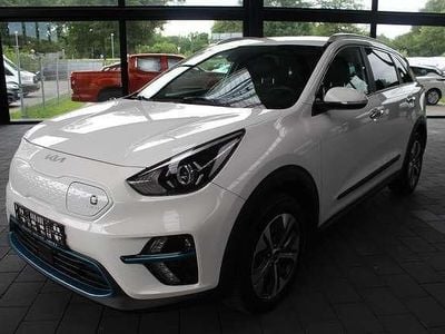 Weiß Gebraucht 2022 Kia e-Niro Vision SUV | 19.490 € (Fairer Preis)