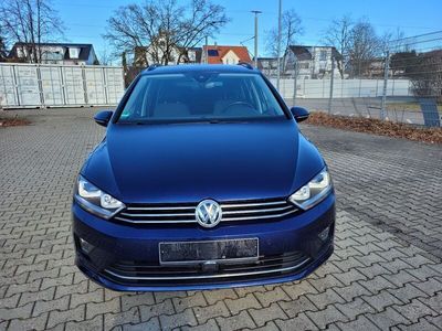 Blau Gebraucht 2017 VW Golf Sportsvan Sound Van / Kleinbus | 8.500 € (Fairer Preis)