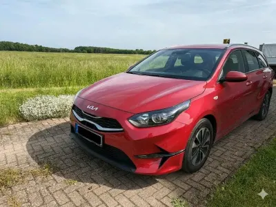 Gebraucht Kia Ceed Sportswagon Vision 140 PS (102 kW) 2024 Rot Kombi