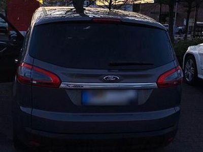 Gebraucht Ford S-MAX Titanium 140 PS (102 kW) 2012 Braun Van / Kleinbus