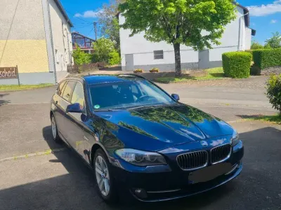 Gebraucht BMW 525 Sport Line 218 PS (160 kW) 2011 Blau Kombi