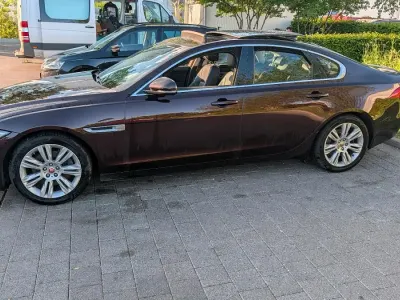 Käytetty Jaguar XF 180 HP (132 kW) 2016 Andere farben Sedan