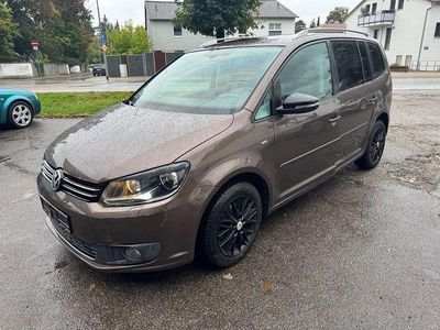 Braun Gebraucht 2012 VW Touran Match Van / Kleinbus | 4.999 € (Guter Preis)