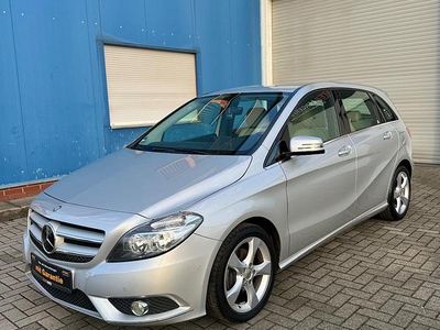 Usata Mercedes B180 122 CV (89 kW) 2013 Argento Monovolume